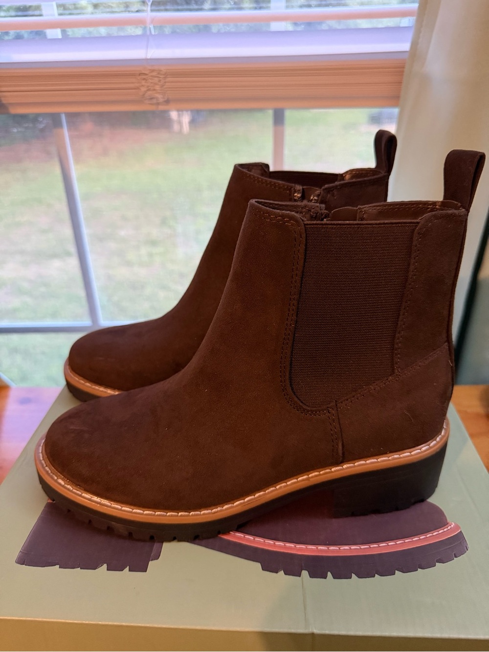 Women's Brown Kensie Kayla Chelsea Ankle Boots- Classic Suede Style Size 6.5M